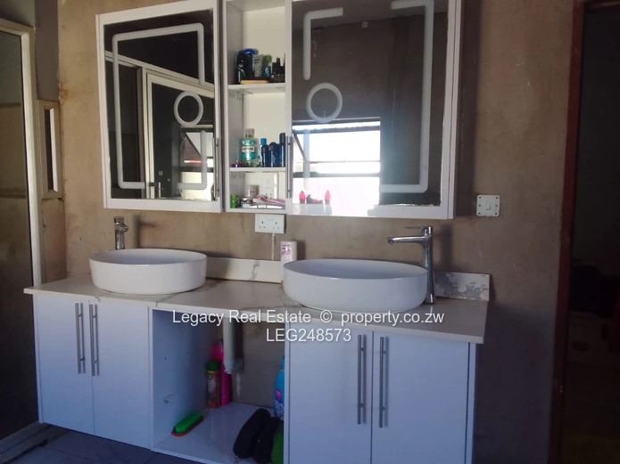 Executive Family Home On 1,064sqm In Belvedere Ridgeview