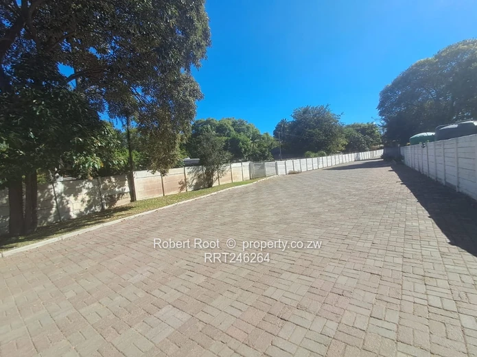 Spacious 3 bed duplex townhouse