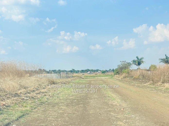 Prime 2,591 m² Norton Stand — Subdividable, Gravel Road
