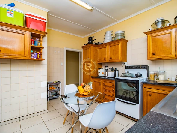 3 Bedroom Flat & Apartment