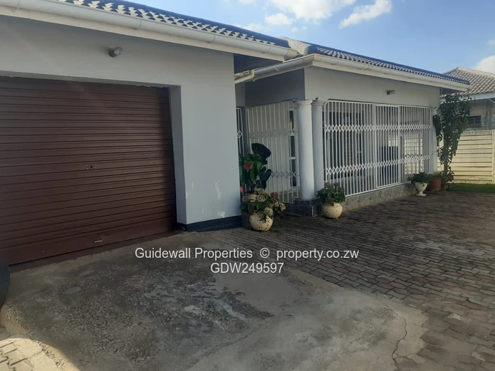 4 bed house for sale in New Marlborough