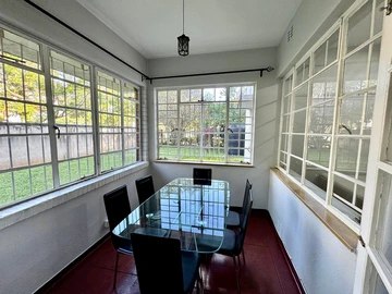 3 Bedroom Flat & Apartment