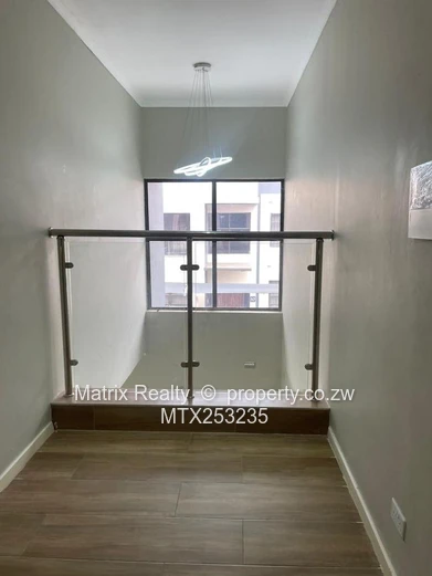 3 Bedroom Apartment to Rent in Greencroft