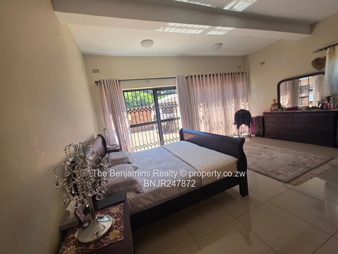 Fully Furnished Six Bedrooms