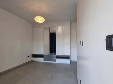 2 Bedroom Flat & Apartment