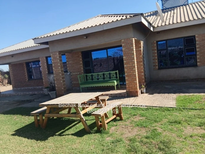 9-Bed Norton Home with Borehole and Garden