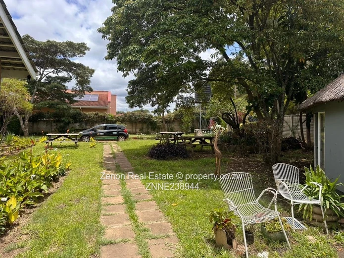 3bedroom house to let in Emerald Hill 