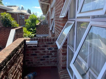 3 Bedroom Flat & Apartment