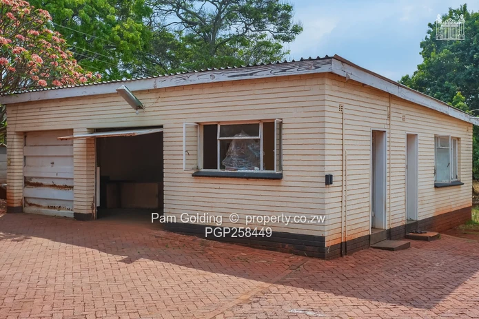 A spacious home with so much developmental potential. Quick sale needed.