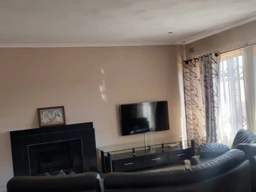 3 Bedroom Garden Flat