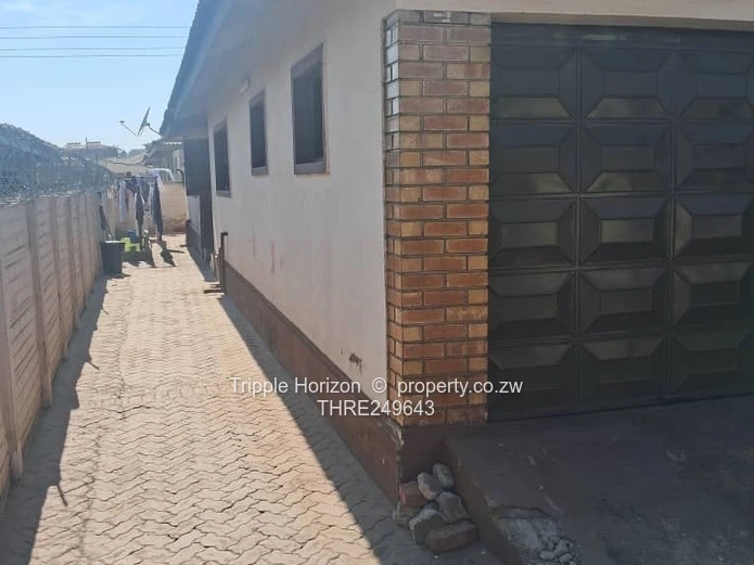 Sunlit 4-Bed House in New Marimba with Borehole