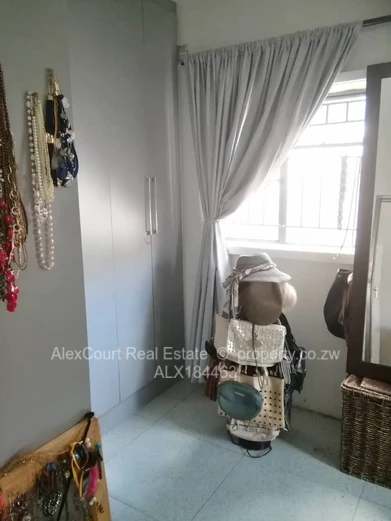 Clean Zimre Park House! Bargain! (Sole Mandate)