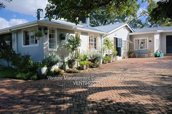 Elegant Estate Living on Expansive Grounds – Umwinsidale