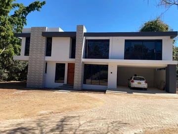 4 Bedroom Townhouse Complex