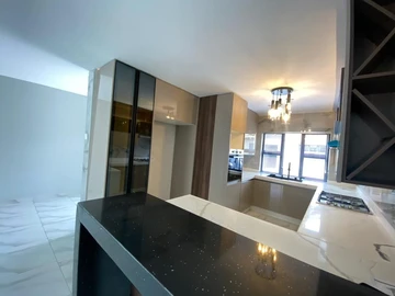 3 Bedroom Flat & Apartment