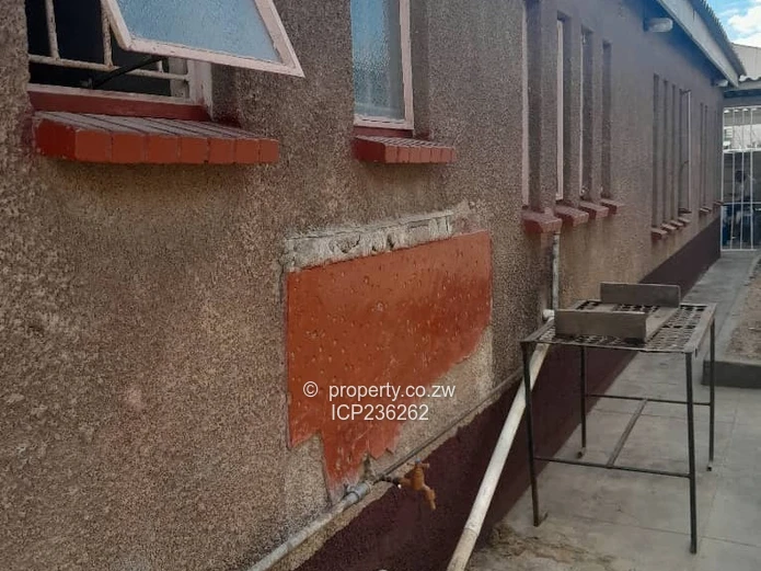 4 Bedroomed House For Sale In Manyame Park, Chitungwiza(TITLE DEED)