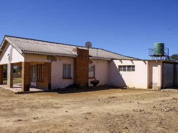 6 Bedroom House