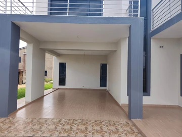4 Bedroom Flat & Apartment