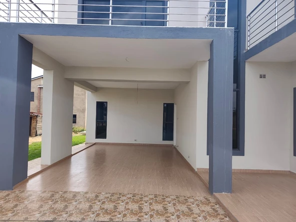 4 Bedroom Flat & Apartment