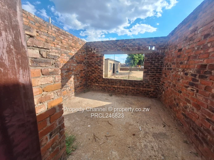 Unfinished 4-Bed Shell with Garage & En-Suite in Glaudina