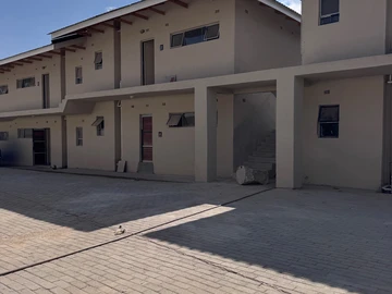 2 Bedroom Flat & Apartment
