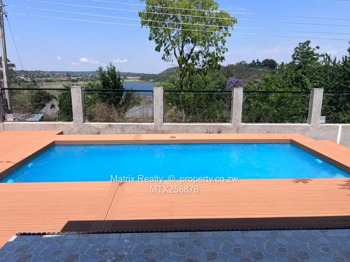 5 Bed Luxury Home In Glen Lorne