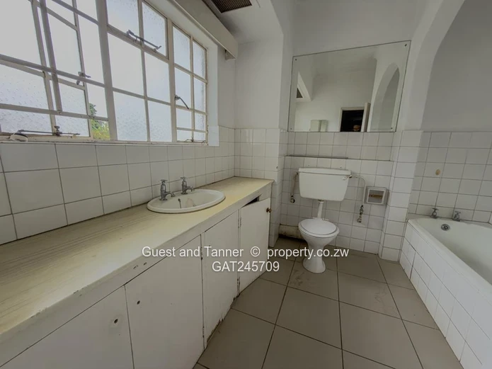 Upper Avenues - Duplex For Sale