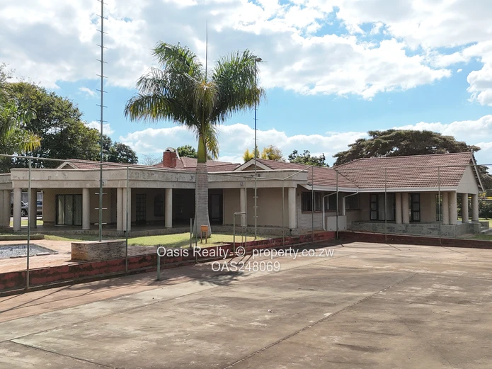 Prime 1-Acre Property for Sale | Harare Drive Frontage, BorrowdaleUS$730,000 | 1 Acre | Resi or Comm