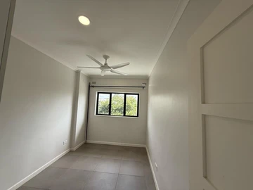 3 Bedroom Flat & Apartment