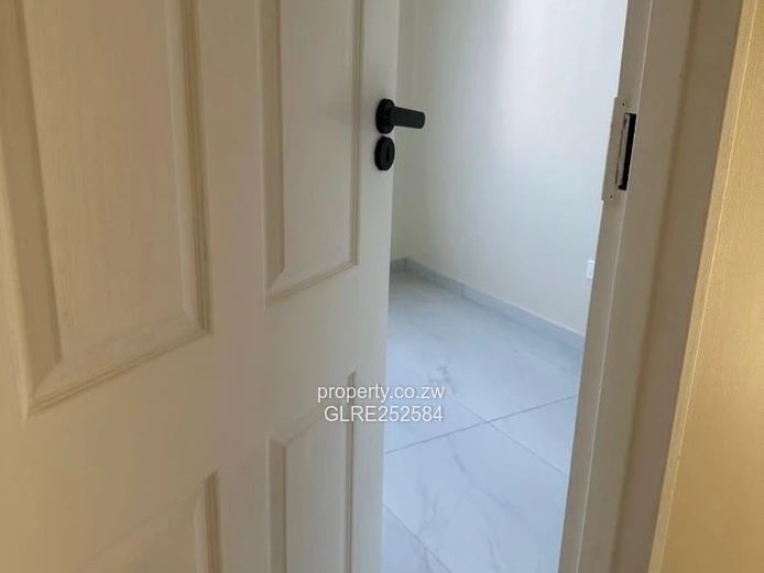 Glass-Front 3-Bed Bluff Hill Home with Borehole Tanks