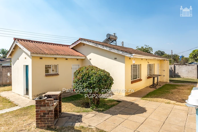 Spacious Family Home Emerald Hill