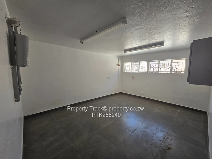 Warehouse property to let, available immediately 