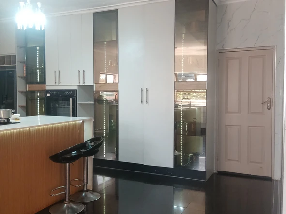 5 Bedroom House