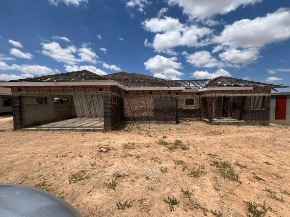 6 Bedroom House