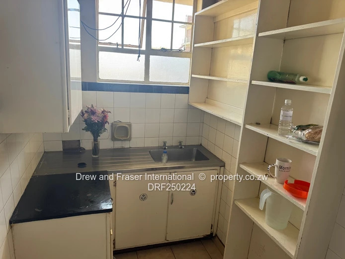 1-Bed Flat at The Rembrandt, Avenues - Borehole & Parking