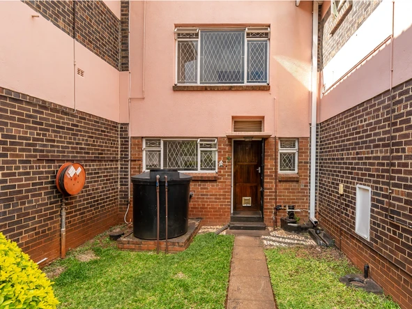 2 Bedroom Garden Flat
