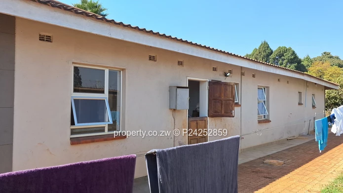 Helensvale, Off Domboshava Road 395K