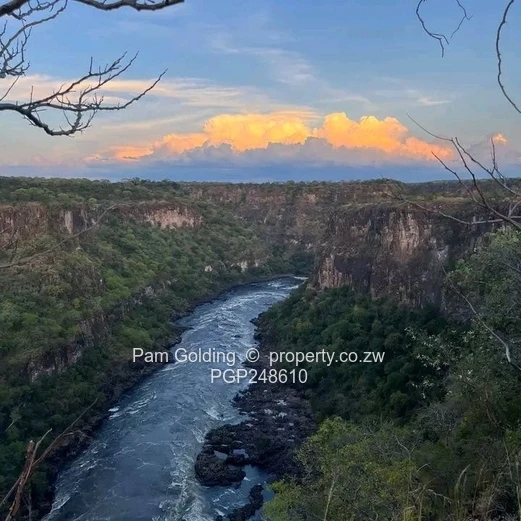Prime Commercial Land With Spectacular Gorge Views