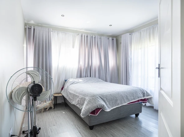 3 Bedroom Flat & Apartment