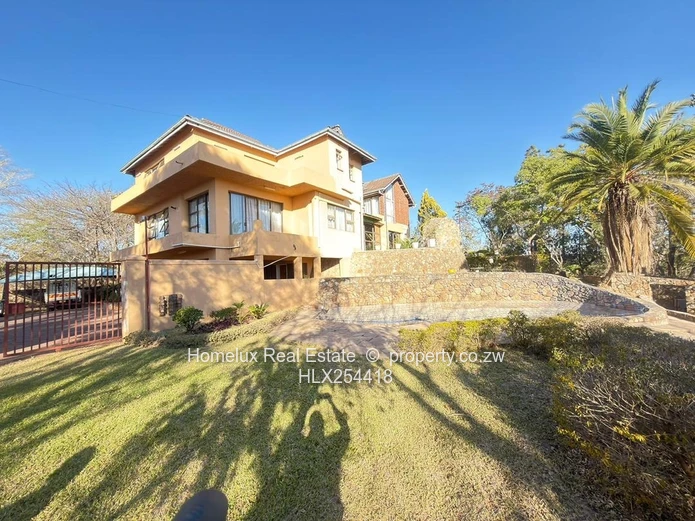 Breathtaking mansion in Glen Lorne