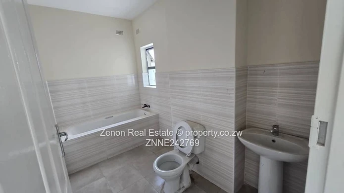 2bed in ashdown park ,gated complex 75k