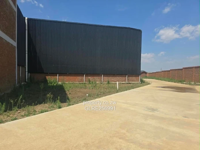 10,000m² Tynwald, Harare West Warehouse/Factory with Borehole