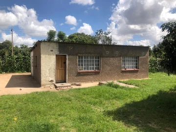 Stunning 4-Bedroom Townhouse with Pool in Waterfalls, Harare