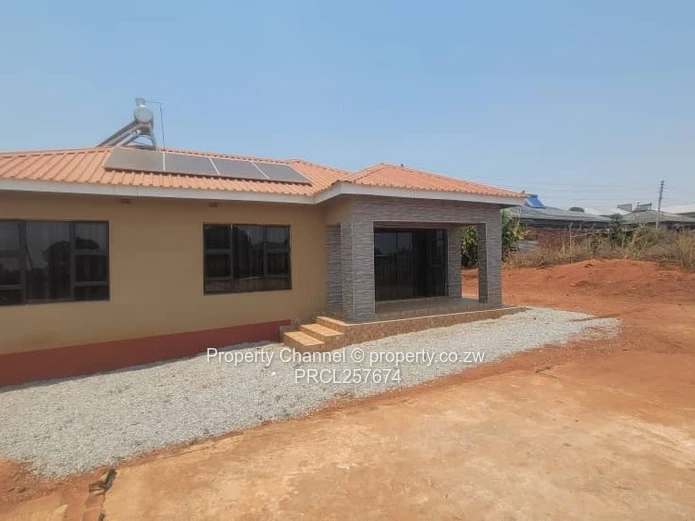 Spacious 3-Bed Cottage in Gletwin Park — Borehole & Solar