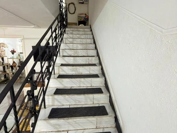 2 Bedroom Flat & Apartment