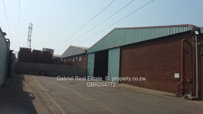 Conveniently located Warehouse & Factory along Glenagles road.