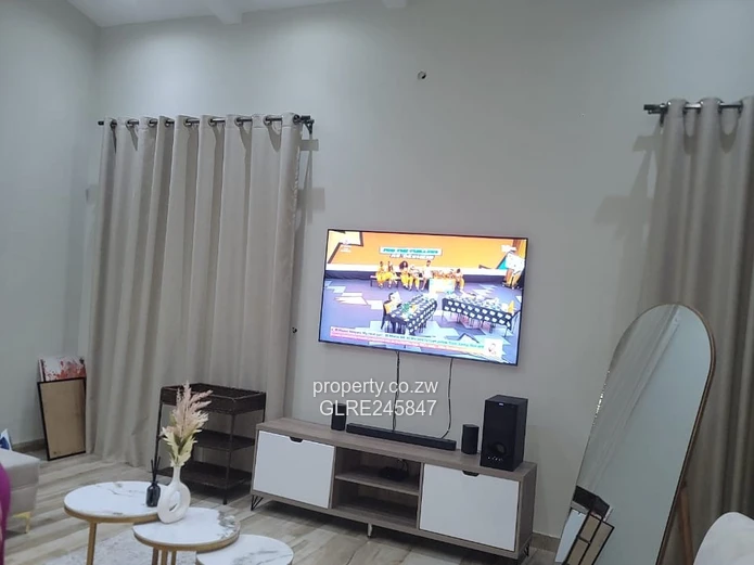 Modern 1-Bed House with Borehole in Madokero