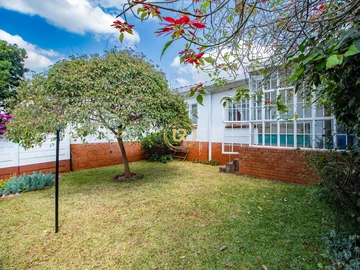 2 Bedroom Flat & Apartment
