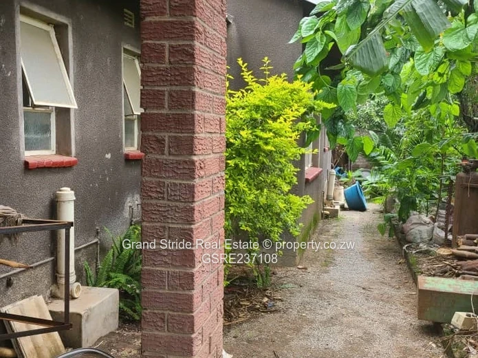 House For Sale In Zimre Park