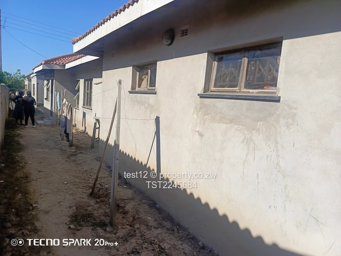 Madokero estate house for sale  (Sole Mandate)